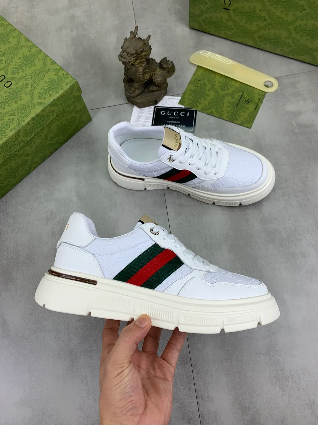Men's shoes 💰P400💰[New style]🆘 The latest model from Gucci GUCCI official website🎁Classic casual and fashionable men's shoes👟Best model💥The style is simple and elegant, exclusive for trendy men. Unique official website latest brand elements👑Gucci original decoration, fashionable and generous, original soft calfskin fabric➕Comfortable soft first-layer pigskin lining ✅The official website specifies wear-resistant casual outsole, the classic model is photographed in real life🎬Color: 2️⃣colors available😍Number of codes: 38-44